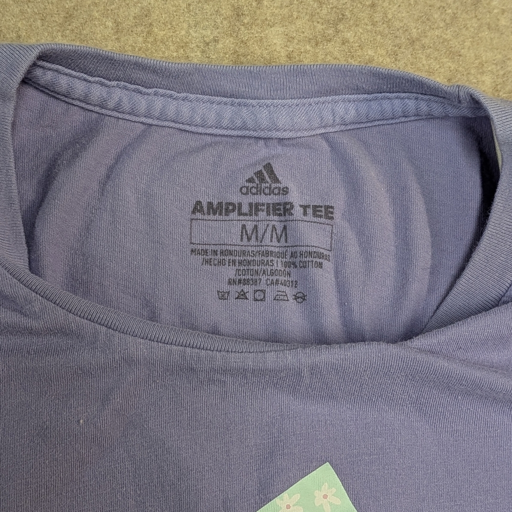 Adidas Lavender Tee With Daisy Flower Pattern Logo Size Women's Medium - Picture 2 of 6